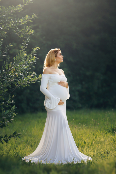 Pregnancy is like the beginning of all things: wonder, hope, a dream of possibilities ...