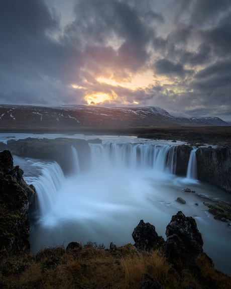 Goddelijke waterval van IJsland