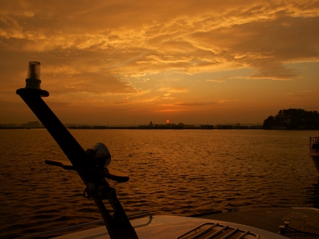 Zonsondergang Vennemeer.jpg