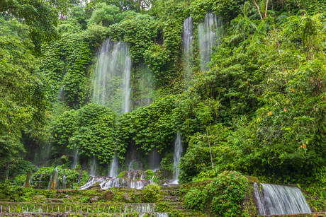 Belang Kelambu Waterfall 
