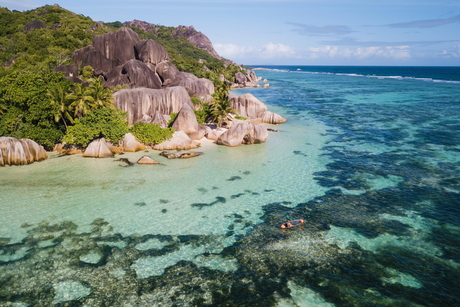 Exploring Seychelles by kayak