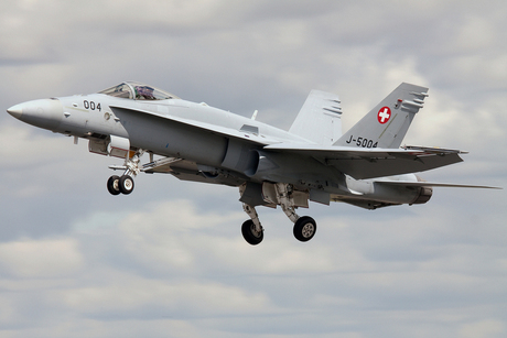 Zwitserse F-18 in take-off