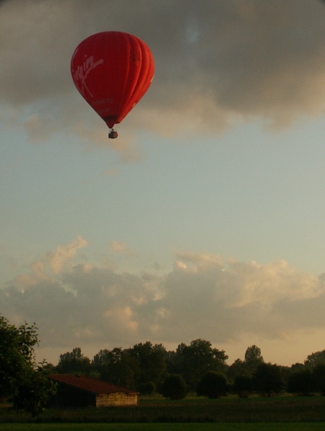 Rode luchtballon
