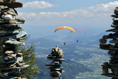 Paragliding steenstapels