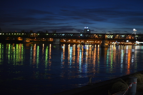 Donau bij nacht, Bratislava