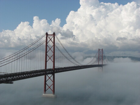 Vasco di Gama brug in Lissabon