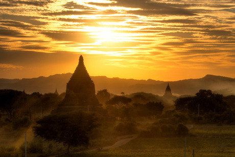 Bagan Gold Sky