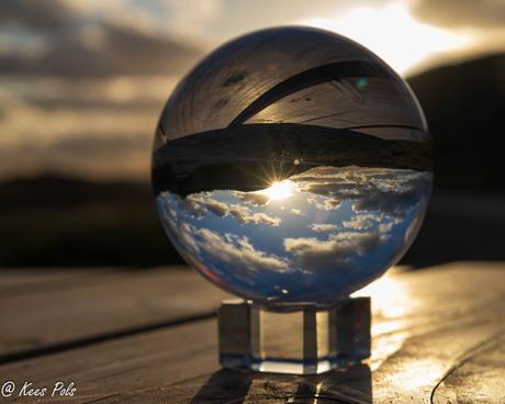 Zonsondergang in lensbal