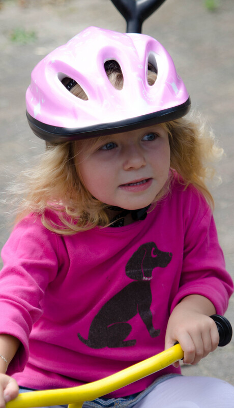 Zusje op fiets