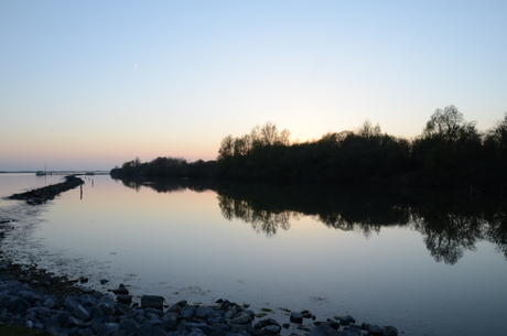 Stampersplaat bij zonsondergang