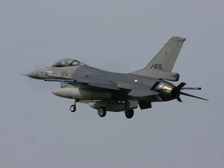 J-876 In de Landing