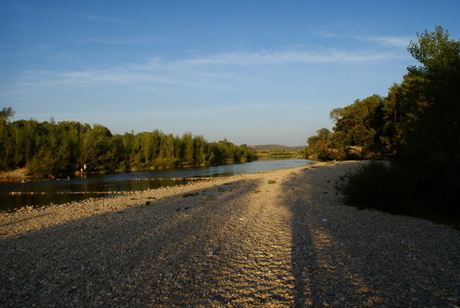 zon's ondergang langs de Gardon