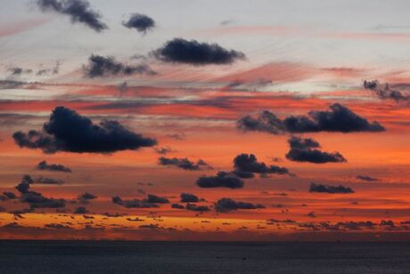 wolkenmars bij zonsondergang