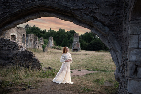 Lady between the Ruins
