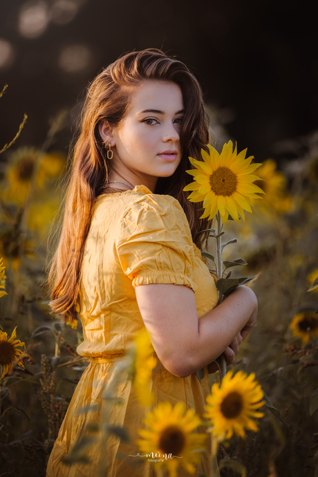 Rise, shine and keep your head up, like a sunflower! 