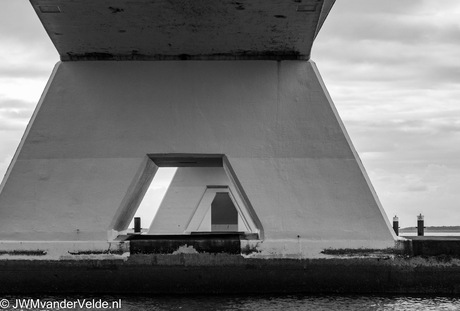 Een van de pijlers van de Zeelandbrug