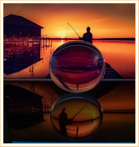 GLAZEN BOL EN FIGUREN 25