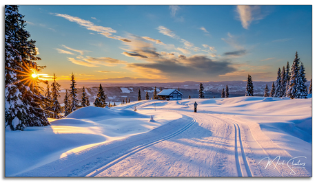 Zonsondergang over de loipe