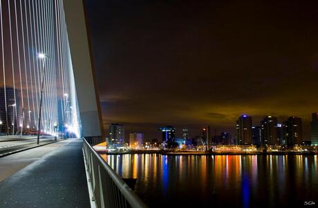 Vanaf de Erasmusbrug in de Richting van R'dam centrum.