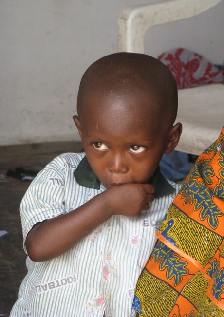 Jongen in Gambia