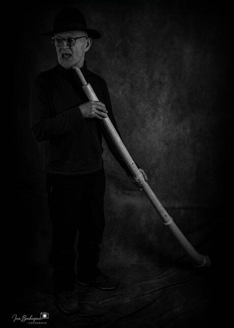 Hi-j stund op zien toeter te bloazen, mar wördden estoord.