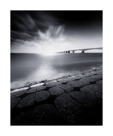 Licht aan het einde van de brug