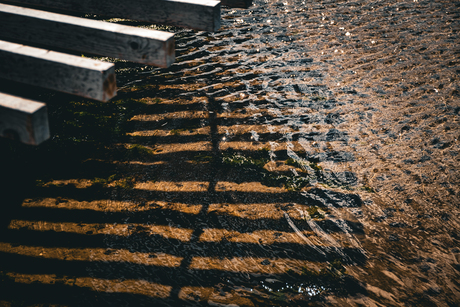 Schaduw in het water