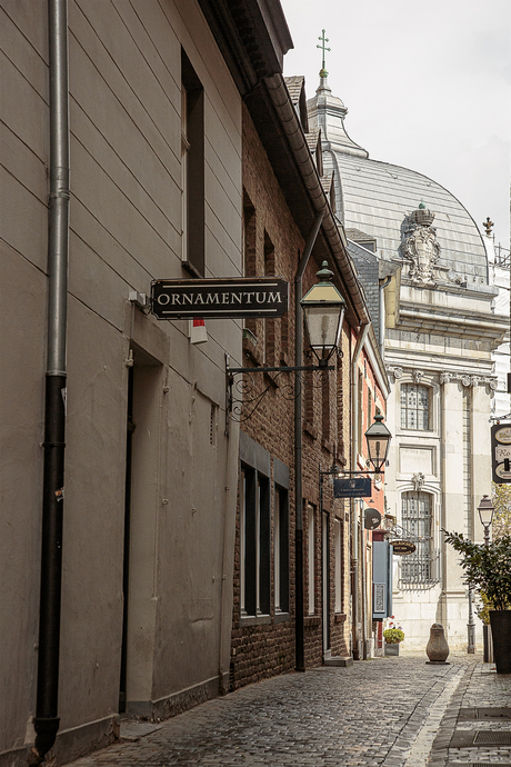 Het hoekje om en via