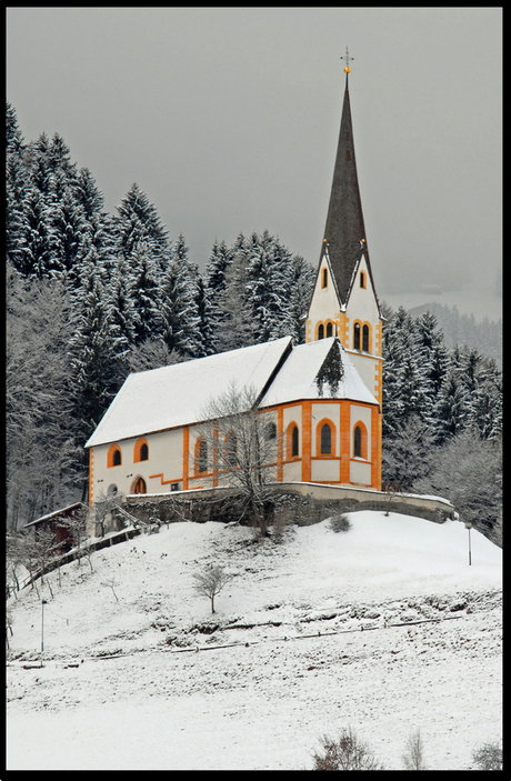Kerkje in het Zillertal Oostenrijk