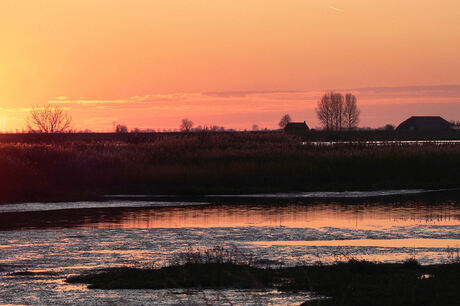 Avondrood aan het Haringvliet