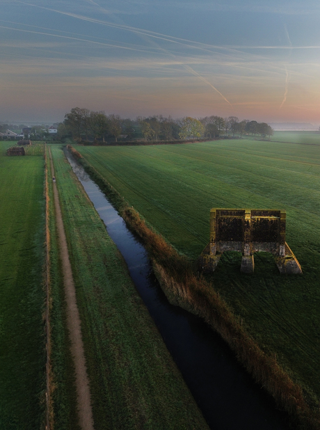 Een brug te ver