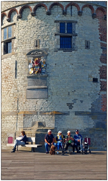 Op het leugenbankje......