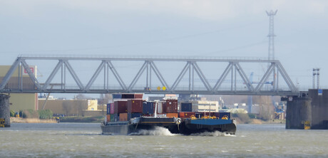 Scheepvaart op de Beneden Merwede