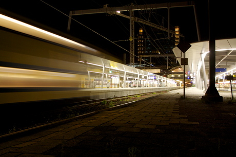 Utrecht NS in de nacht