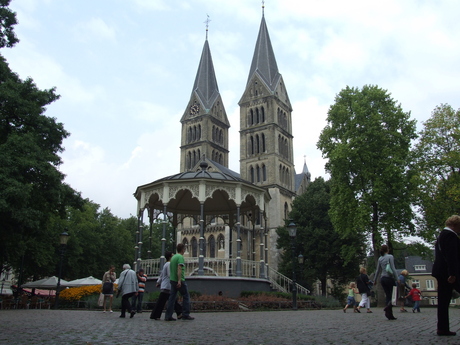 kapel en kerk