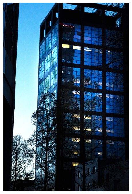 Wie is er nog aan het werk…