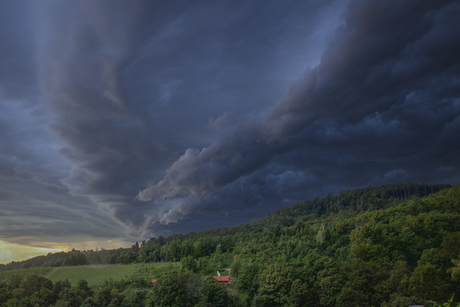 Storm bites its tail