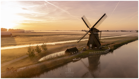 Zonsopkomst in de polder
