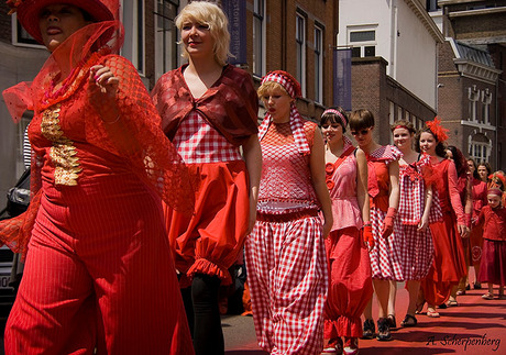 Een Rode Draad - modeshow parade