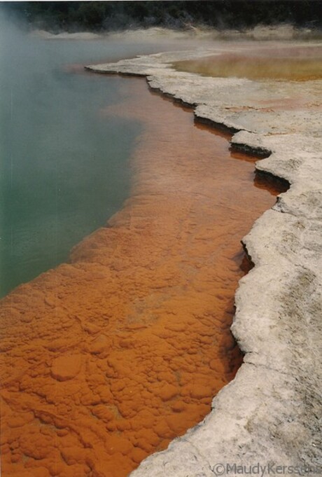 New Zealand, Rotorua Champagne Pool 1-BorderMaker