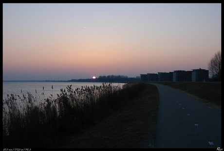 Zonsondergang Gooimeerdijk