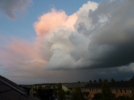 Zwaar weer boven Almere