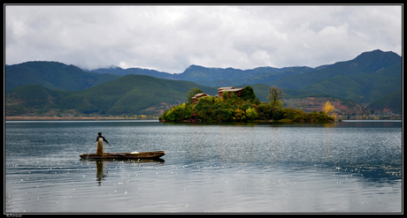 Visser op Lugu lake