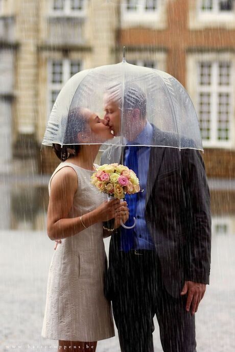 Rainy kisses