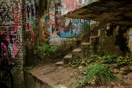 bunker met graffiti