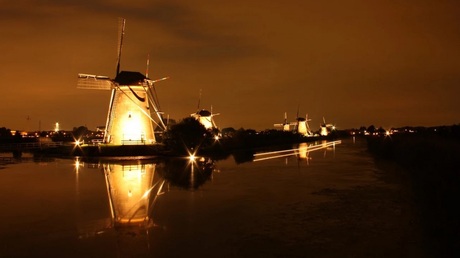 Molens Kinderdijk verlicht.
