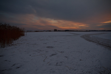 schaatser op het veluwemeer