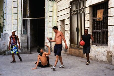 Cubaans straatbasketbal