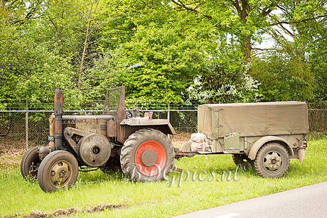 Oude Tractor 6