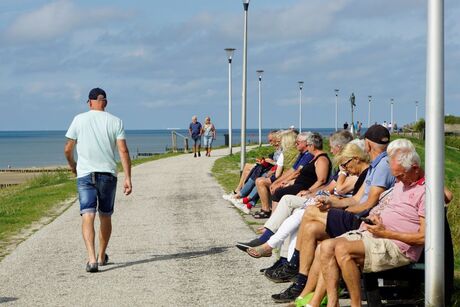 Genieten van de zon...of smartphone? 